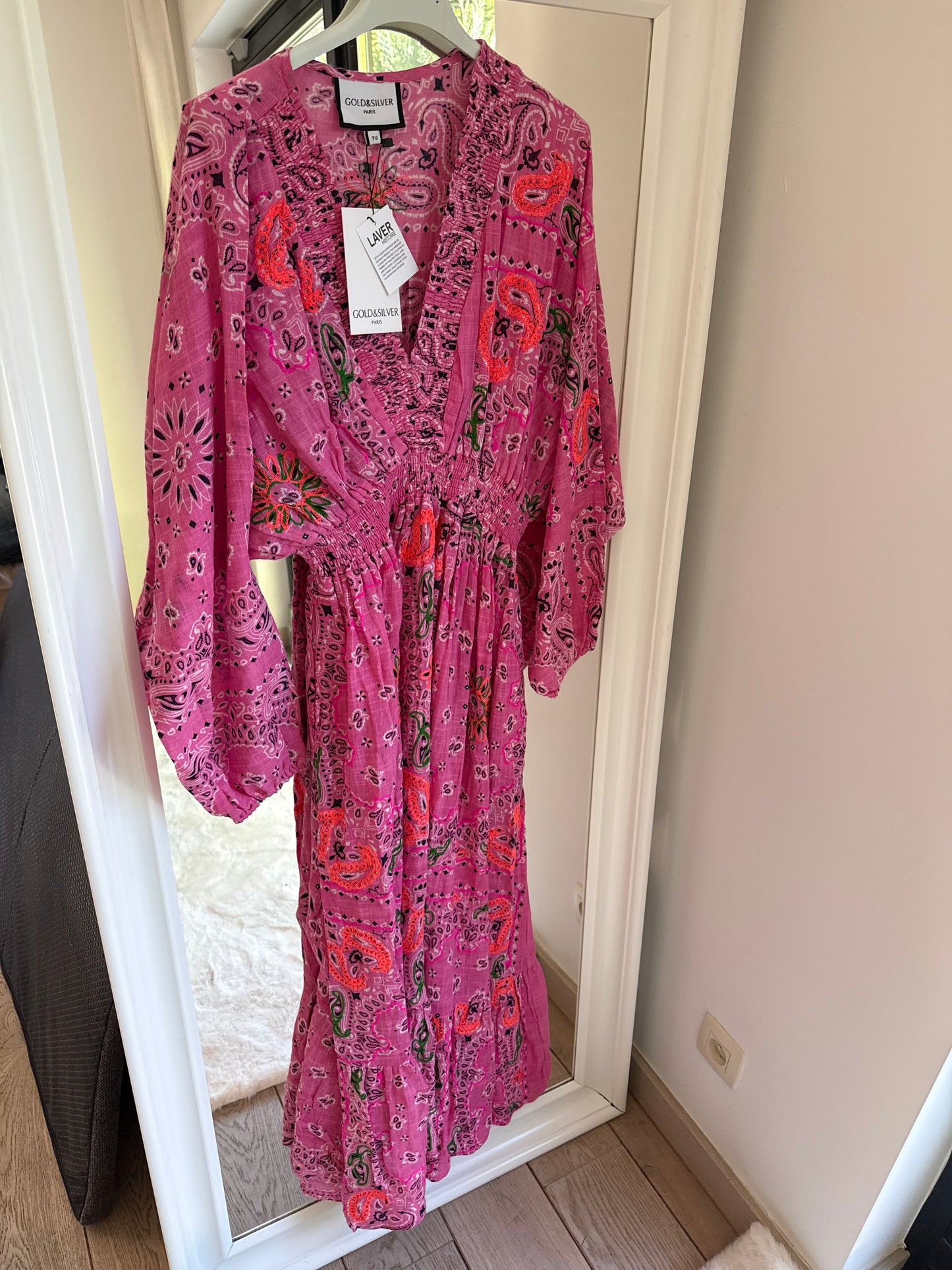 Robe Nomi