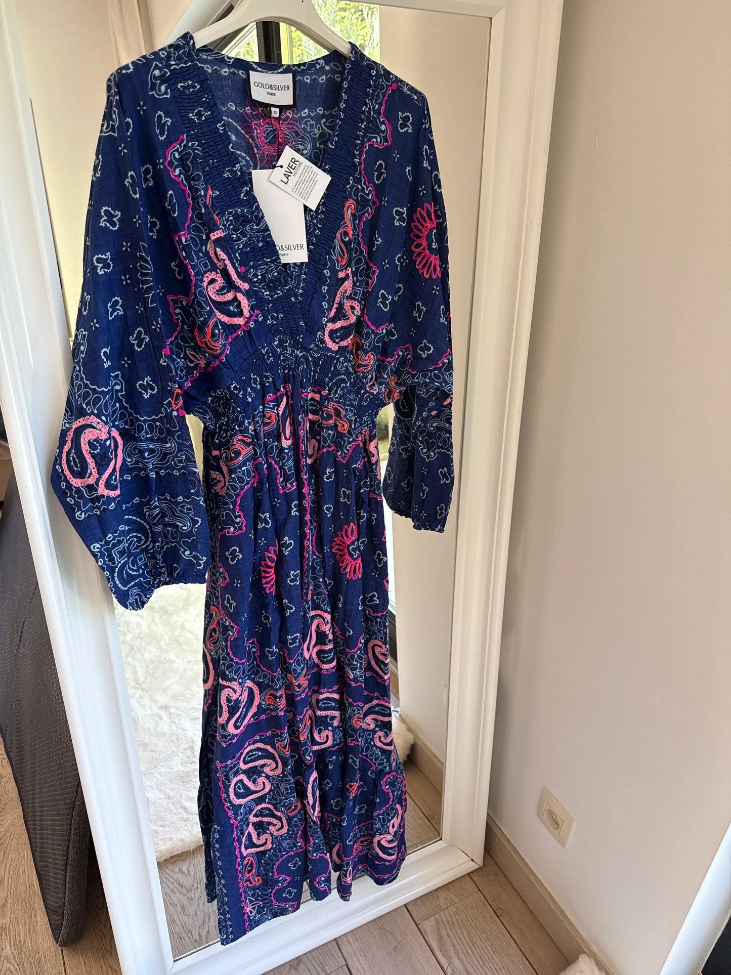 Robe Nomi