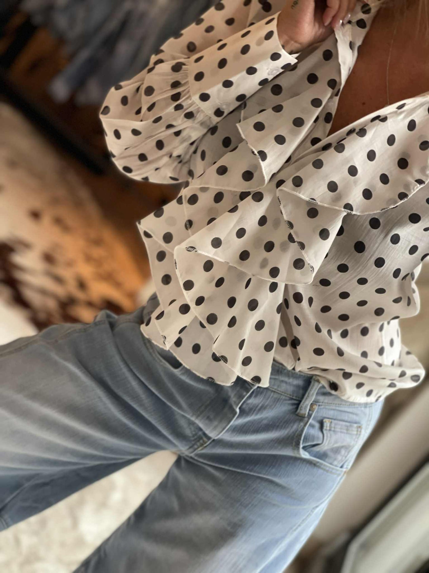 Chemise à pois col jabot